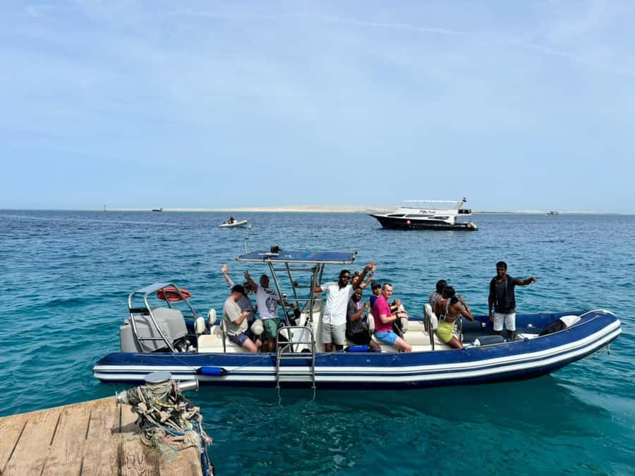 Hurghada: 6 Islands Tour with Dolphin Watching & Snorkelling - Juzur Abū Minqār sandbank: the gentle finale that makes the trip feel complete