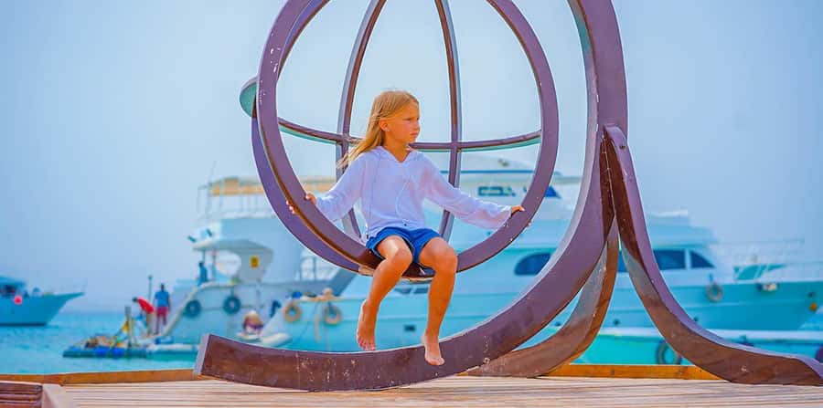 Hurghada: Hula Hula Island Boat Trip with Snorkeling & Lunch - The day-by-day flow: how the stops actually feel
