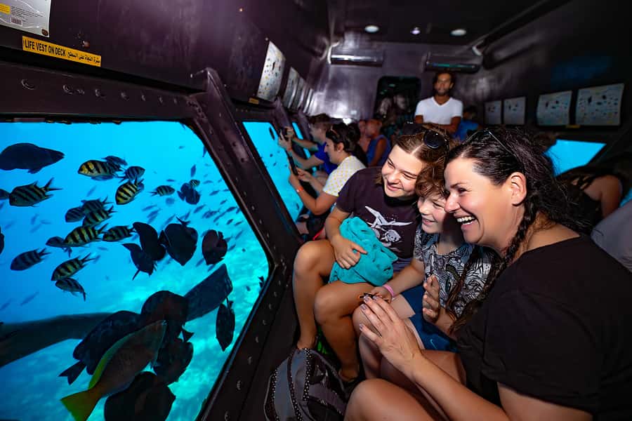 Hurghada: Panoramic Semi-Submarine Cruise with Snorkeling - Guides and crew: where the experience turns from good to memorable