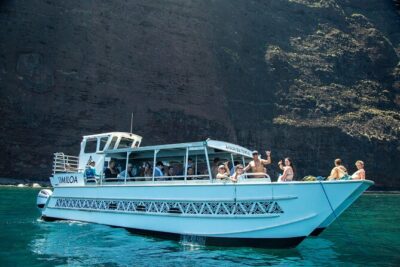 'Imiloa Express Nā Pali Snorkel Tour - On the Water: Dolphins, Sea Caves, Valleys, and Crew-Driven Stops