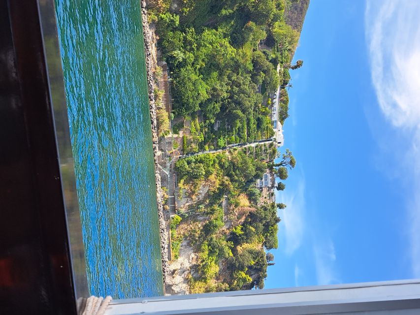 Ischia: Island Boat Tour with Neapolitan Lunch & Snorkeling - Aragonese Castle from sea level, plus more swim time