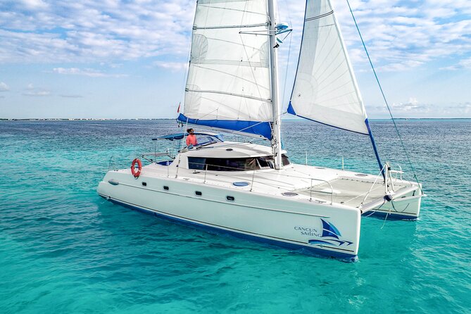 Isla Mujeres Catamaran Tour with Open Bar, Lunch and Snorkeling - A Big-Day Catamaran Plan from Cancun to Isla Mujeres