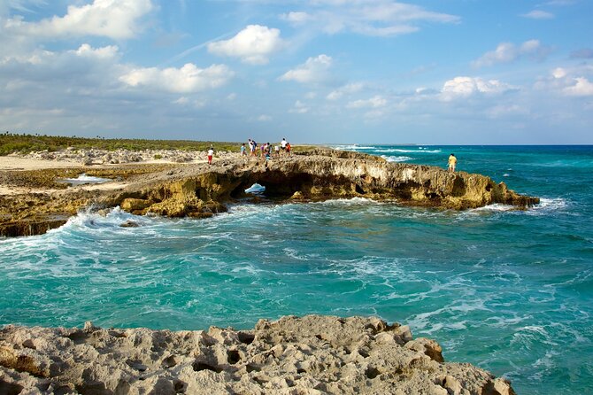 Jade Caverns Private Jeep Tour with Lunch and Snorkeling - Stop 3: Playa Chen Rio Natural Pool Break