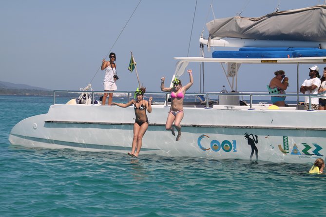 Jamaica Dunn's River Falls Party Cruise with Snorkeling - From your hotel to Mahogany Beach: the start is the easy part