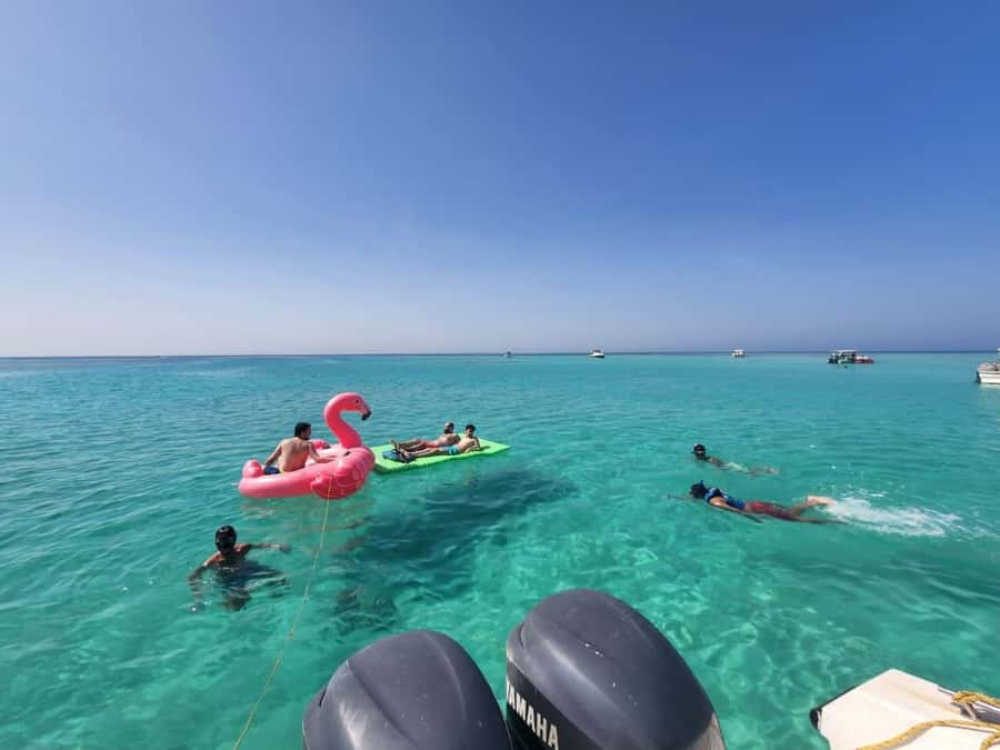 Jeddah: Bayada Leisure Boat Trip with Snorkeling - Two reef zones: where the fish action can differ