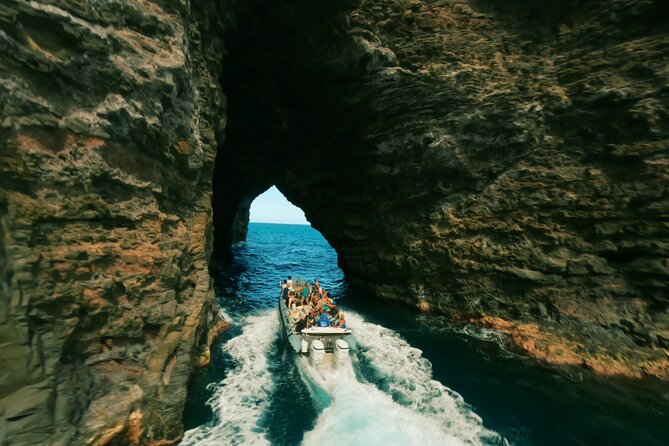 Kauai: Nā Pali Coast Zodiac Raft Expedition and Snorkeling - Nā Pali on a Zodiac: the 4-hour ride you should prepare for