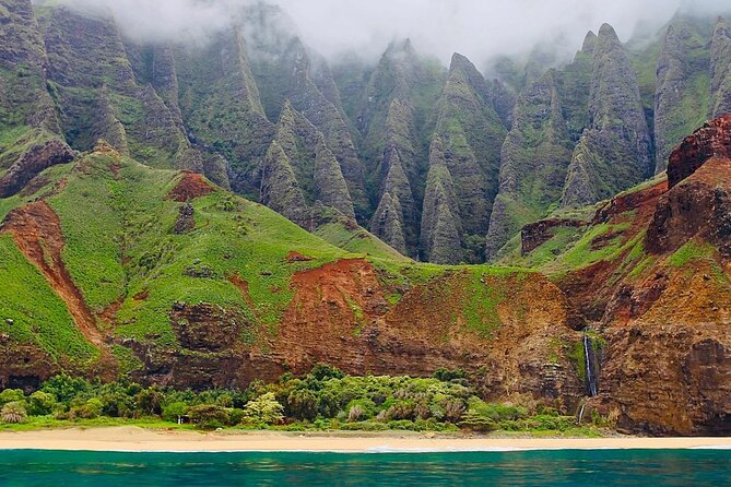 Kauai: Nā Pali Coast Zodiac Raft Expedition and Snorkeling - Food on board: snacks that matter more than you think