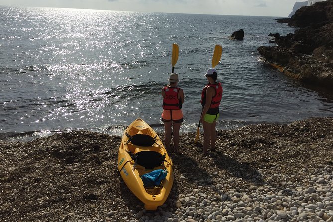 Kayak and snorkel excursion to Cova Tallada - The cave interior stop: lantern time plus a small snack