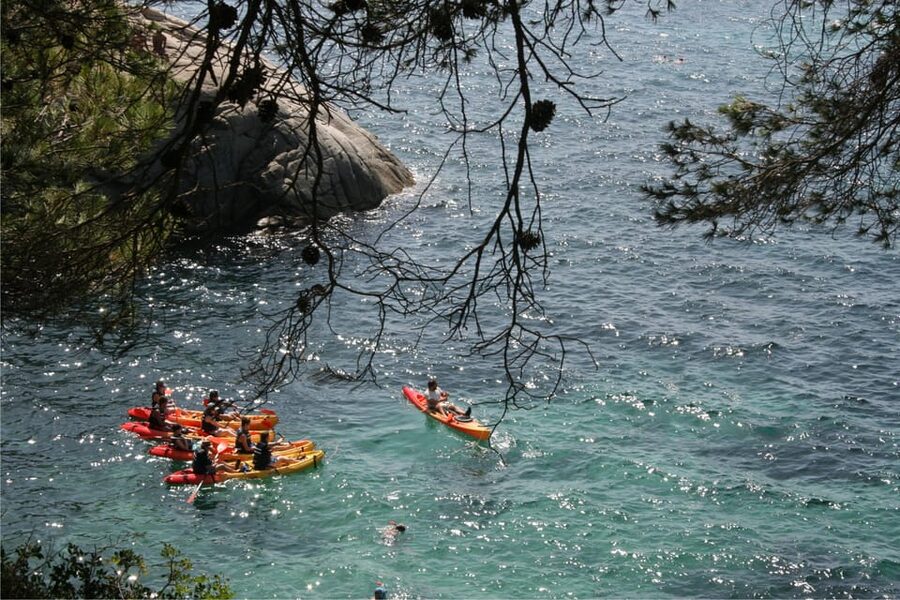 Kayak and Snorkel in Playa de Aro, Costa Brava - Guides and Group Energy: What Makes the Experience Feel Easy