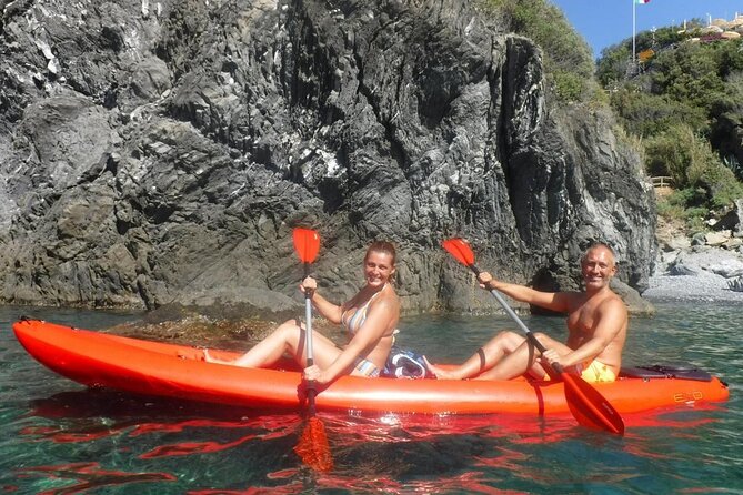 Kayak experience with Carnassa Tour in Cinque Terre + Snorkeling - Facilities That Save Your Day: Showers, Changing, and Cleanup