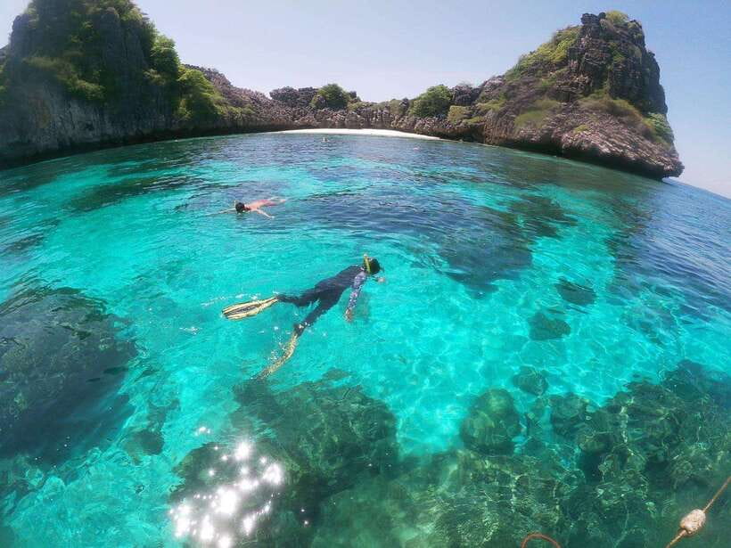 Ko Lanta: Snorkeling Adventure Tour to Koh Rok and Koh Haa - Koh Rok snorkeling: white sand meets serious reef time