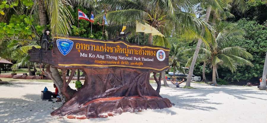 Koh Pha Ngan: Day Tour Ang Thong with Kayak, Snorkel & Lunch - Ko Mae Ko buffet lunch on the beach: your recovery hour