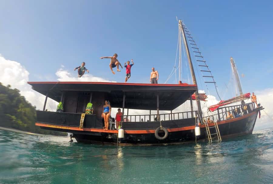 Krabi: 4-Island Sunset Snorkeling Tour & Bioluminescent Swim - Night swim with bioluminescent plankton: what you’ll notice in the dark