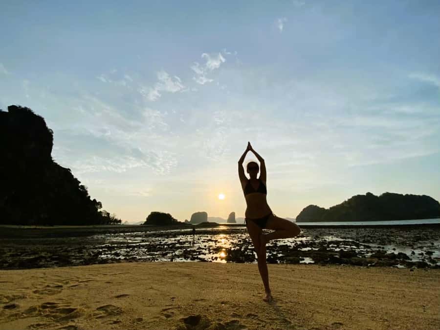 Krabi: Bioluminescent Plankton, Snorkeling & Sunset Tour - Tup Island and Chicken Island: swimming with a real snorkeling focus