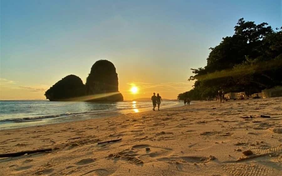 Krabi: Bioluminescent Plankton, Snorkeling & Sunset Tour - Ko Poda sandbar vibes, then Ao Nang snorkeling before sunset
