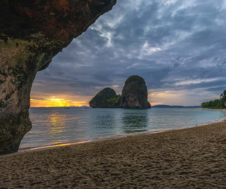 Krabi: Bioluminescent Plankton, Snorkeling & Sunset Tour - Phra Nang Cave Shrine and the first island rhythm