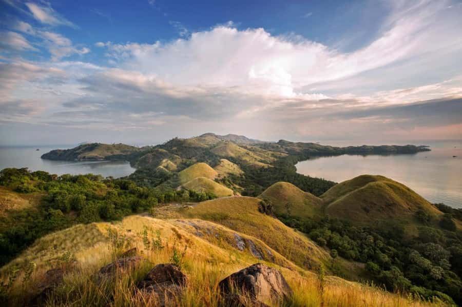 Labuan Bajo: Rangko Cave and Beach Snorkeling Half-Day Tour - Quick hits before you go