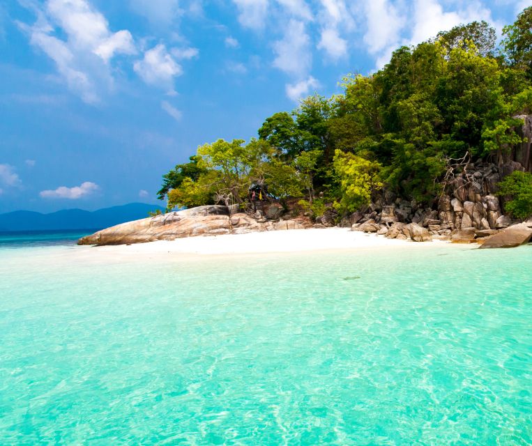 Lipe: Longtail Boat Snorkeling to Outer Islands Program B - Koh Peung: feather star, orange corals, and stronger current