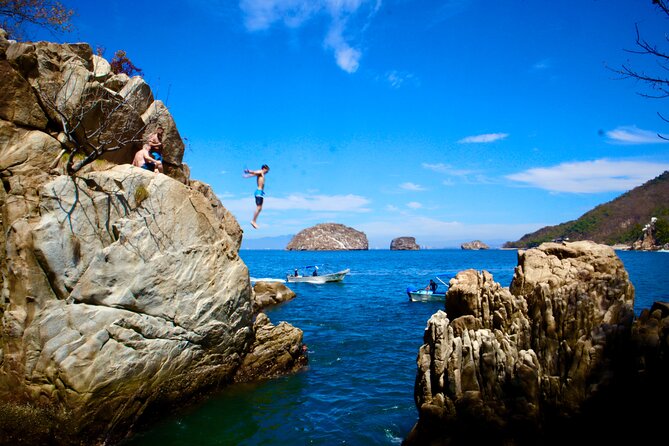 Los Arcos 5 islands Snorkeling Cliff Jumping and Hidden Beach - Where you meet and why the timing can surprise cruise passengers