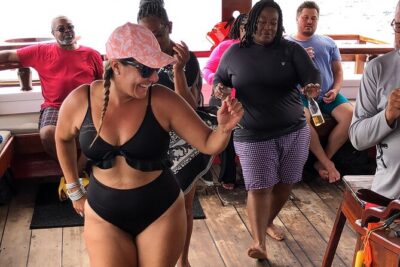 Luxury snorkel trip on a spacious wooden schooner and local lunch - Getting to the reef: meeting point, cruise-day timing, and onboard drinks