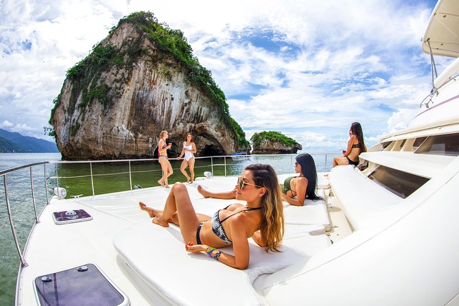 Luxury Yacht & Snorkel with All inclusive Open bar and lunch - The people make it feel VIP: names you might hear