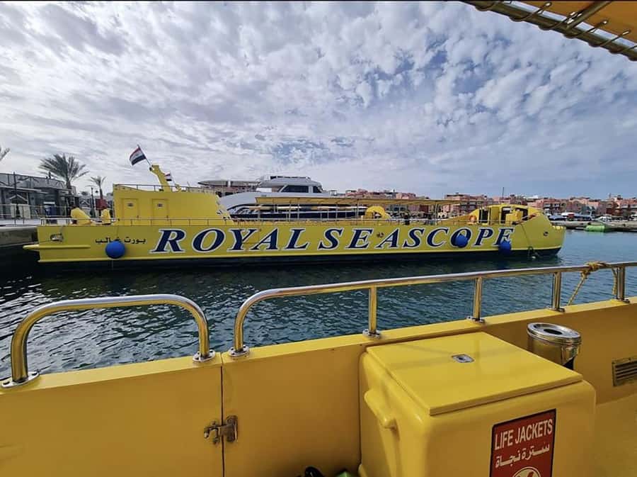 Makadi Bay: Royal Seascope Submarine Cruise & Snorkel stop - Who should book this Royal Seascope semi-submarine cruise?