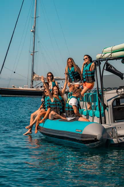 Mallorca: 2h speedboat tour, visit caves, cliffs and snorkel - Who this Mallorca speedboat tour suits best