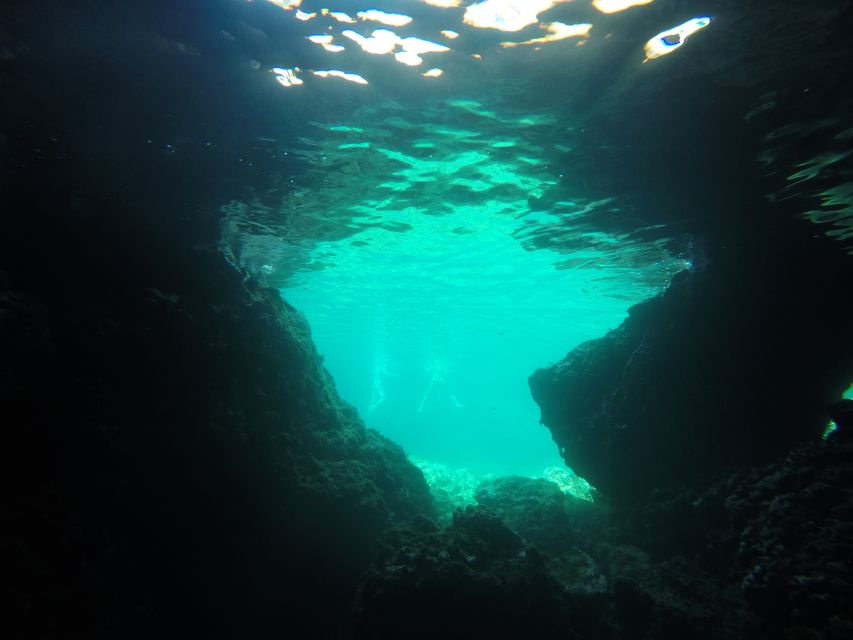 Mallorca : Blue Cave Boat Tour with Snorkeling - Why the Blue Cave looks blue (and why you’ll care)