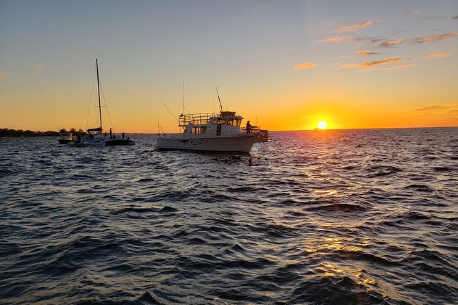 Manta Ray Night Snorkel in Kona - Warm rinse, snacks, and the small comforts that make the night feel easier