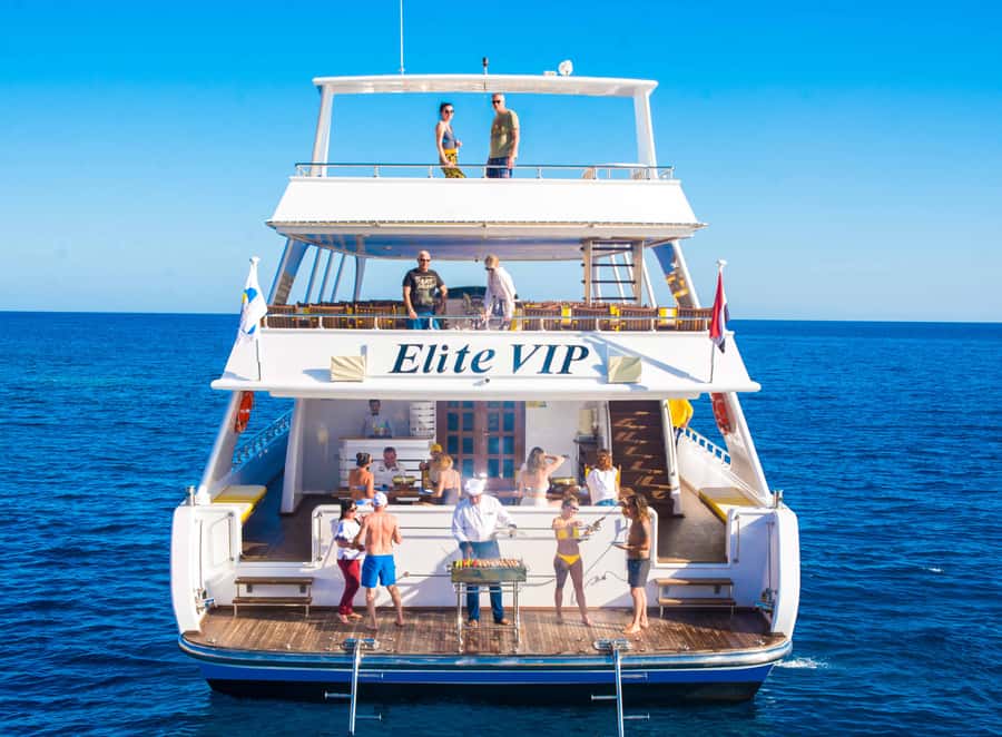 Marsa Alam: Elite vip Turtle bay snorkeling with BBQ Lunch - BBQ lunch on board: open buffet, fresh prep, and a non-sketchy feel