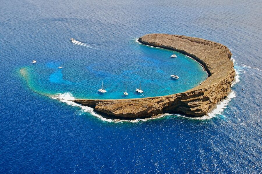 Maui: Molokini Snorkel and Performance Sail with Lunch - What to pack (since wetsuits, towels, and cameras aren’t included)