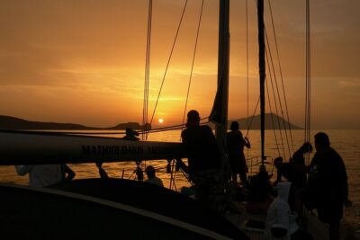 Milos and Polyaigos Full Day Cruise with Meals and Snorkelling - Meeting at SAILING MILOS ΑΔΑΜΑΝΤΑΣ in Adamas: Easy On, No Hotel Pickup
