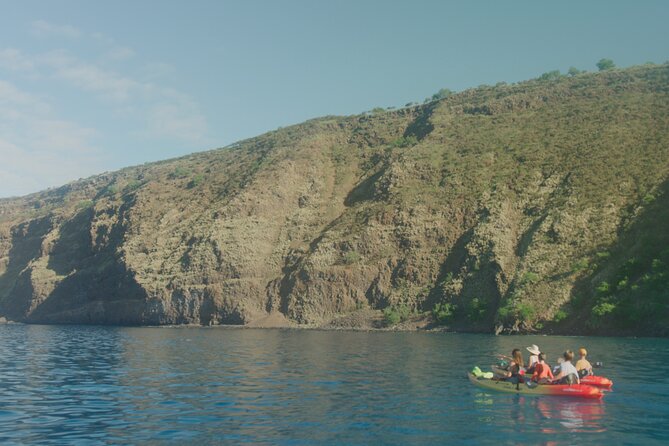 Morning Magic Kayak and Snorkel Adventure in Kealakekua Bay - Why Kealakekua Bay works so well for kayaking and snorkeling