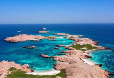 Muscat: Daymaniyat Islands Snorkeling Trip with BBQ Lunch - Getting checked in at MolaMola near Al Mouj Marina