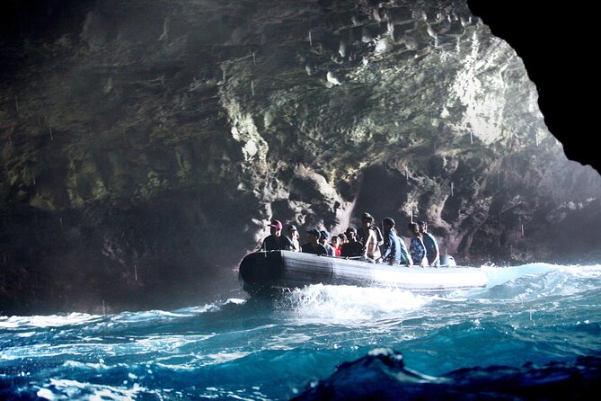 Na Pali Coast Half-Day Raft and Snorkel Adventure - What to pack (and what to leave alone) for a wet, active day