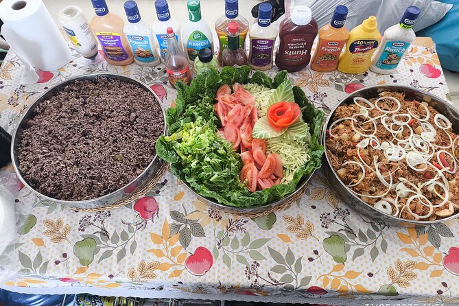 Nassau 3-stops: Snorkeling, Swimming Pigs, Turtles & Lunch - Lunch onboard: vegan/vegetarian options plus the chef factor