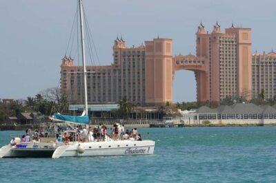 Nassau: Catamaran Sail and Snorkel Tour - Getting from Paradise Island to the snorkel area (and why timing matters)