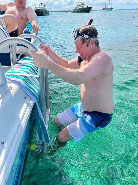 Nassau: Reef Snorkeling, Turtles, Lunch & Private Beach Club - Lunch, drinks, and the pig-factor on Rose Island