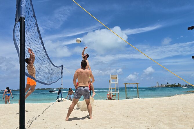 Nassau Swimming Pigs: Snorkeling, Lunch & Private Beach Club - Lunch on a Private Beach: Choose Your Style and Keep Moving