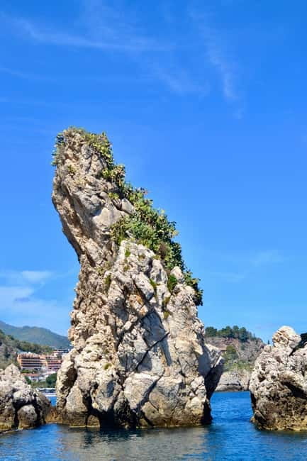 Naxos: Taormina Boat Tour with Snorkeling and Prosecco - Snorkeling at Isola Bella: where the water is the main event
