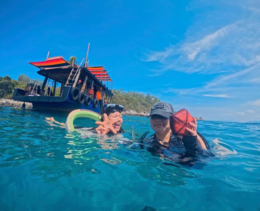 Nha Trang: Half-Day Snorkeling Adventure with BBQ Onboard - Onboard BBQ, Tea Break, and the Included Comforts You Actually Use
