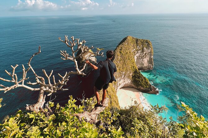 Nusa Penida day trip: boat, 4 snorkeling, Manta rays & Land tour - Lunch on Nusa Penida: Infinity Pool Break With a View