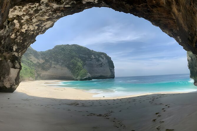 Nusa Penida Island Beach Tours with Snorkeling From Bali - Manta Bay: the big-ticket name and the reality check