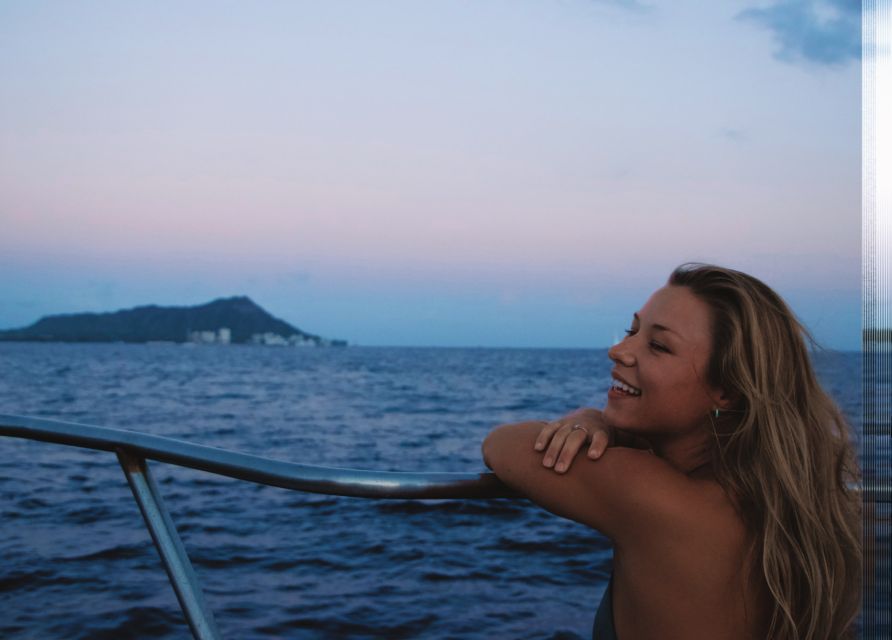 Oahu: Turtle Canyon Snorkeling Boat Tour - Snacks, fruit, and cold drinks: the payoff after your swim
