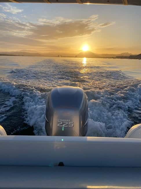Olbia: Boat tour to watch Dolphins and snorkeling - Group size and comfort: why up to 10 people changes everything