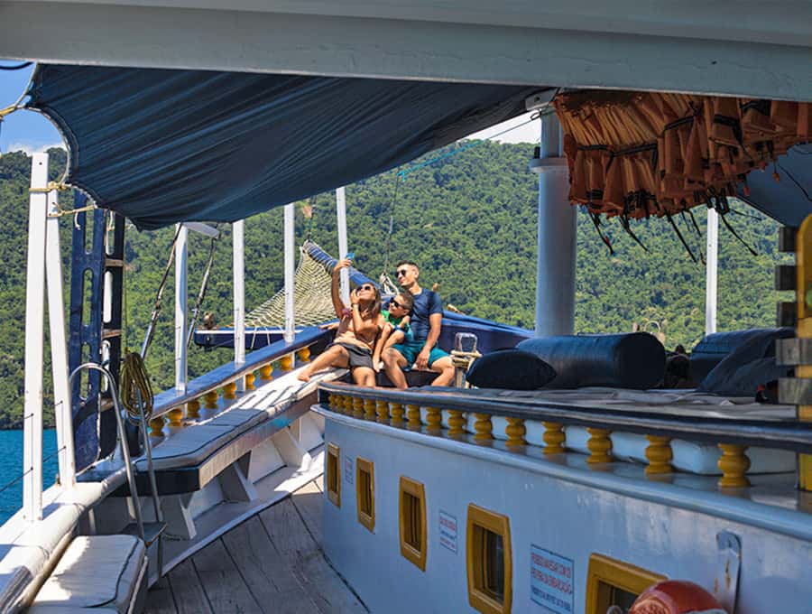 Paraty Bay: Islands & Beaches Boat Tour with Snorkeling - Why This Paraty Bay Boat Tour Works So Well