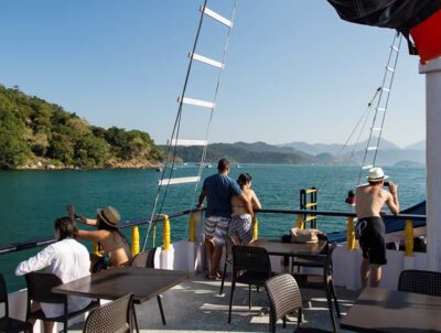 Paraty Bay: Islands & Beaches Boat Tour with Snorkeling - On-Board Comfort: Restrooms, Music, and Swim-Ready Equipment