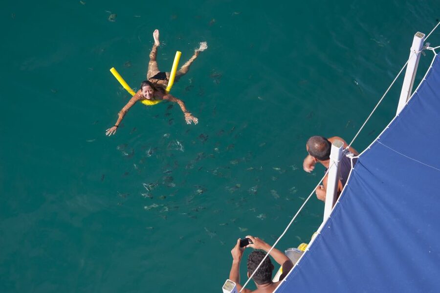 Paraty Bay: Islands & Beaches Boat Tour with Snorkeling - Island Stops: Scenery, Floating Time, and Optional Extras