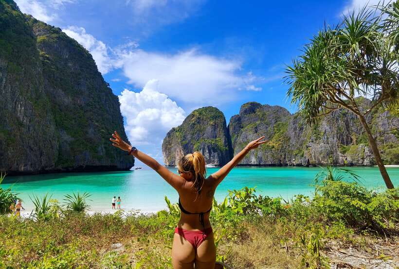Phi Phi: Half-Day Speedboat Tour with Maya Bay & Snorkel - Snorkeling gear, sharks, and how to actually enjoy the water