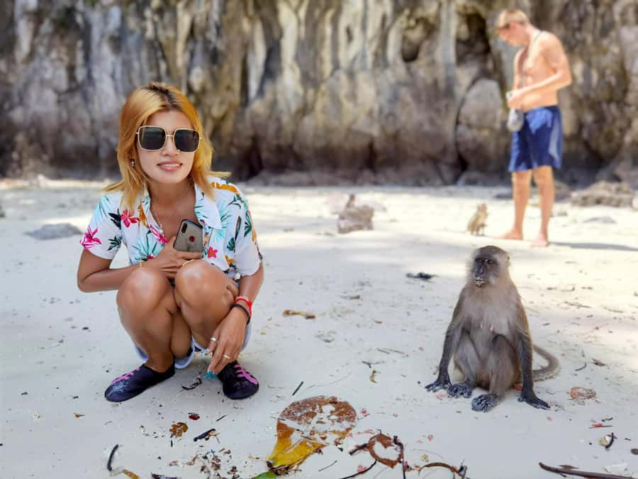 Phi Phi: Private Longtail Boat to Maya Bay with Snorkeling - Maya Bay: the famous beach, the preserved rules, and the tide factor